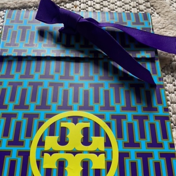 Bundle of Tory Burch Canvas Drawstring Dust Bag & Paper Bag - Picture 3 of 4